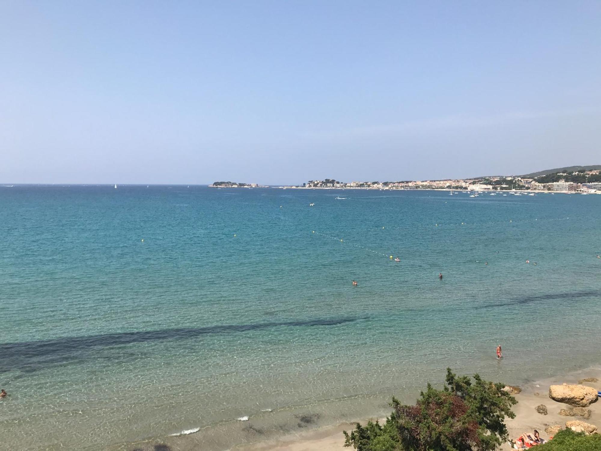 Studio De Charme Avec Grande Terrasse Vue Mer Ле Кастеле Екстериор снимка